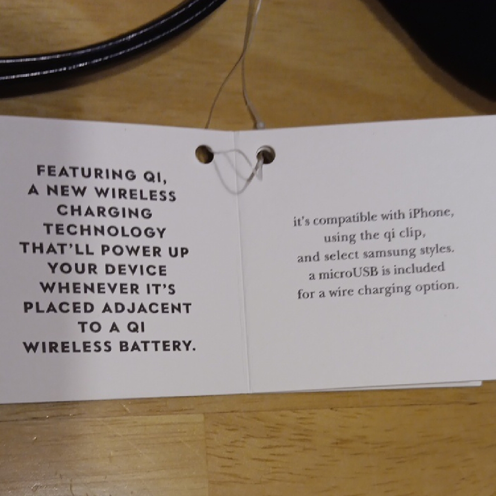 Kate Spade Off The Grid Black Wristlet Wallet & Charging Cable for Cell Phones - Picture 3 of 12